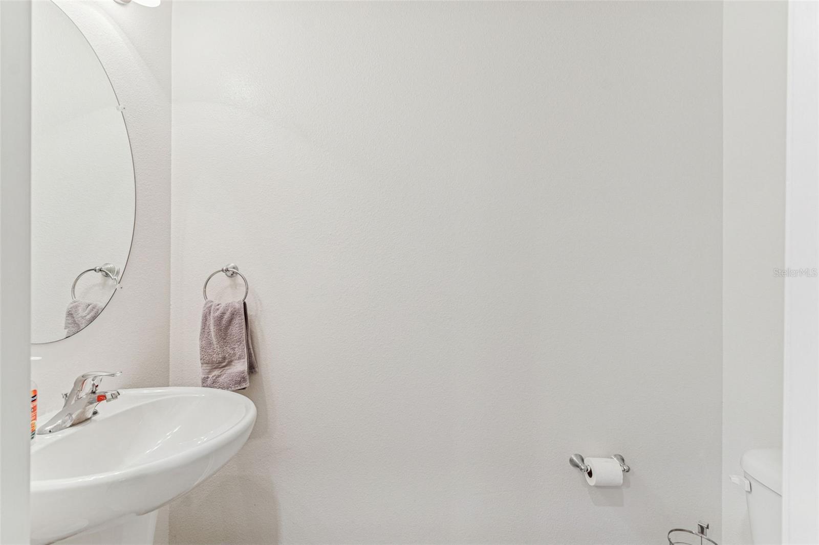 Image 10 of 94 For 1120 Hillhurst Drive