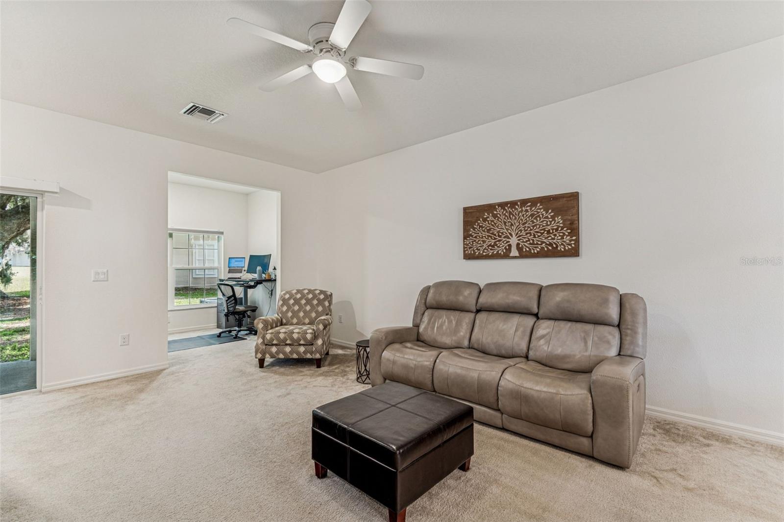 Image 12 of 94 For 1120 Hillhurst Drive