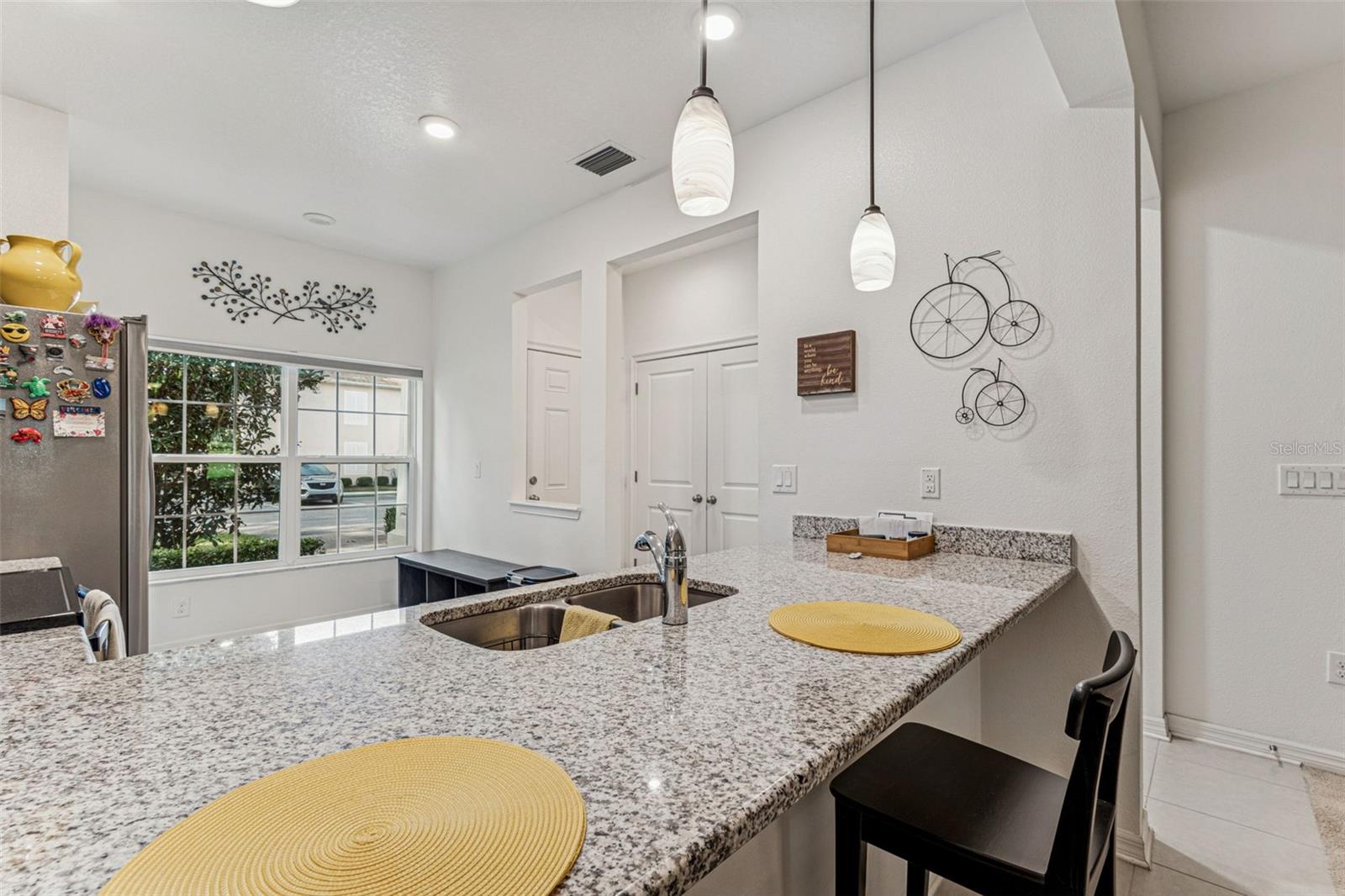 Image 14 of 94 For 1120 Hillhurst Drive