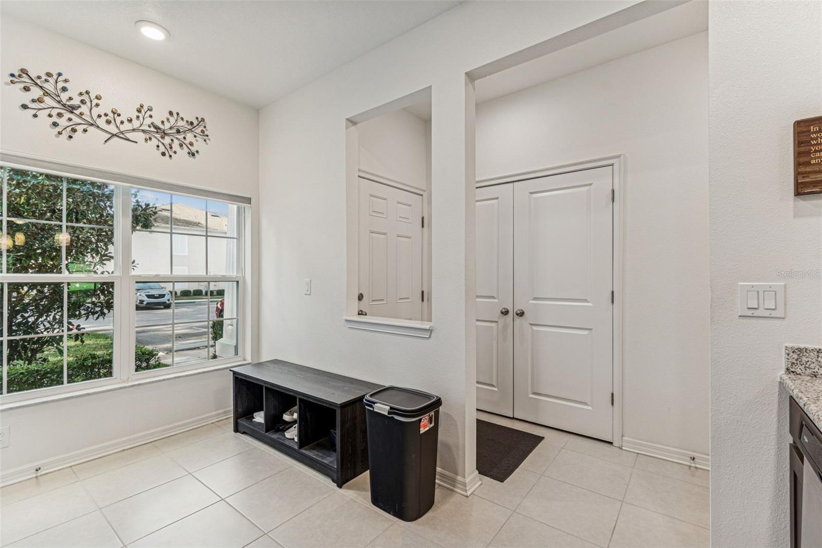 Image 17 of 94 For 1120 Hillhurst Drive