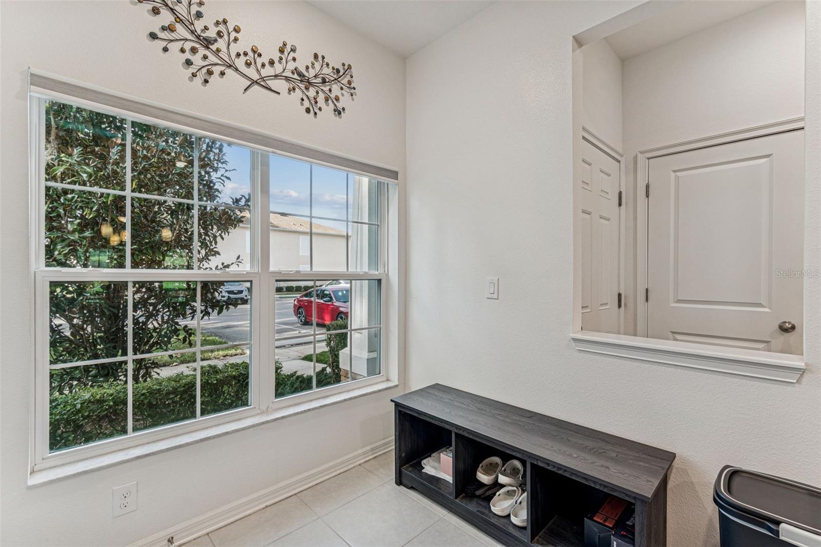 Image 18 of 94 For 1120 Hillhurst Drive