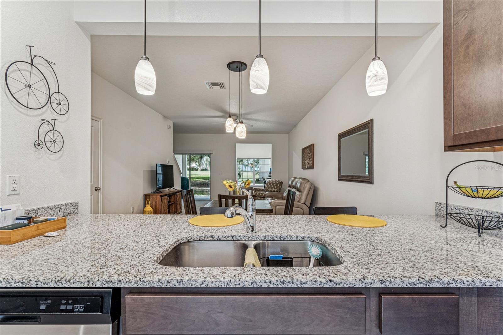 Image 28 of 94 For 1120 Hillhurst Drive