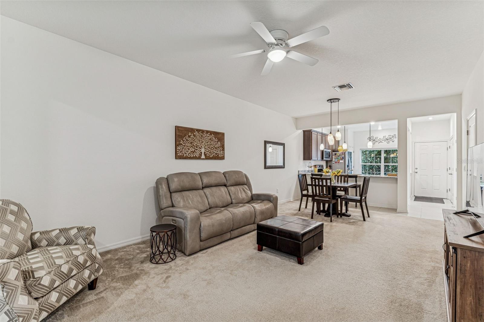 Image 29 of 94 For 1120 Hillhurst Drive