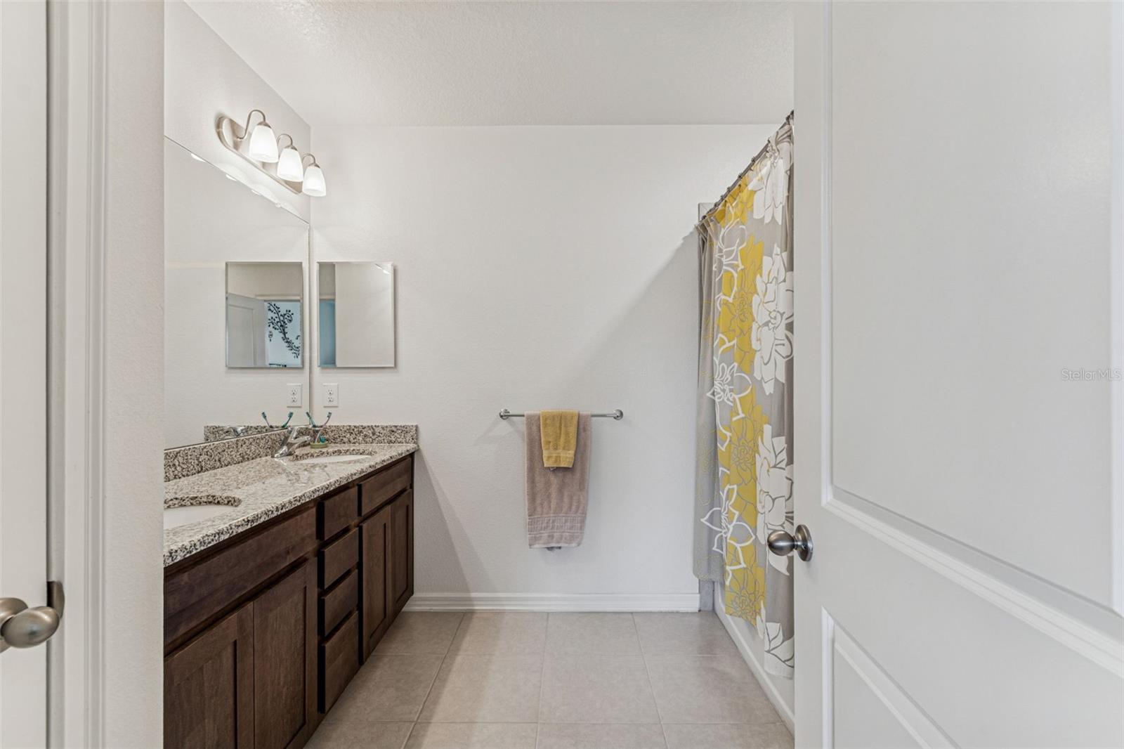 Image 38 of 94 For 1120 Hillhurst Drive