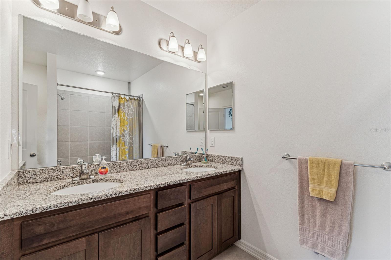 Image 39 of 94 For 1120 Hillhurst Drive