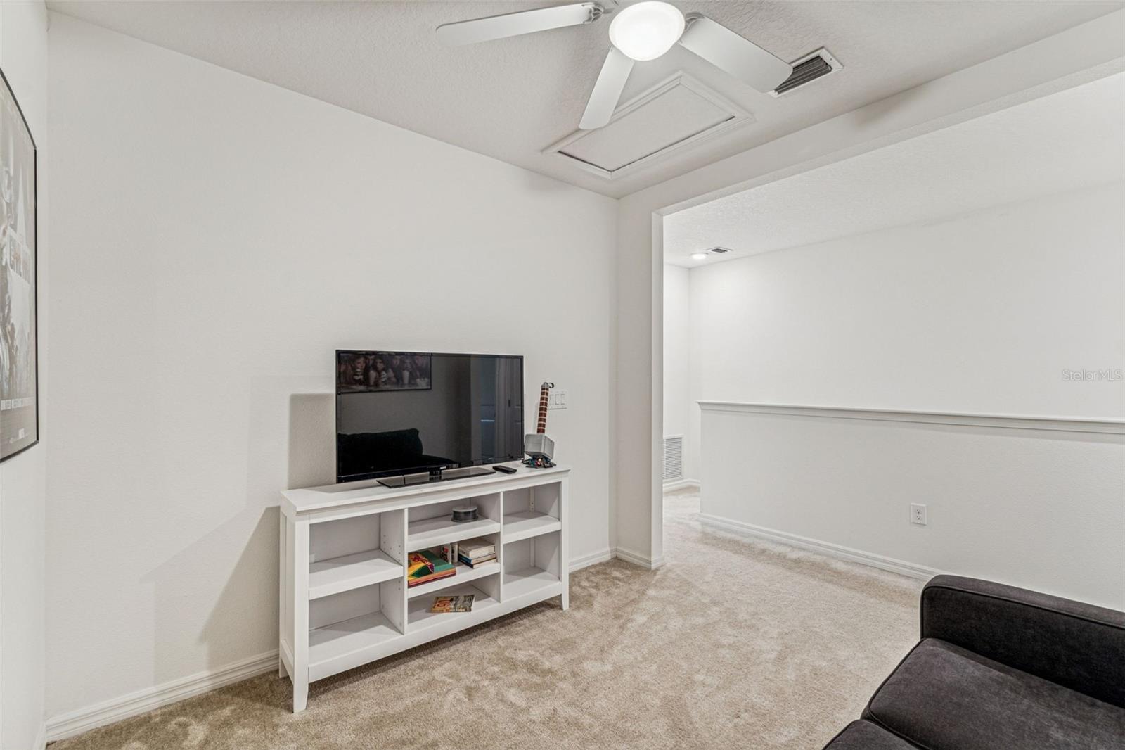 Image 49 of 94 For 1120 Hillhurst Drive