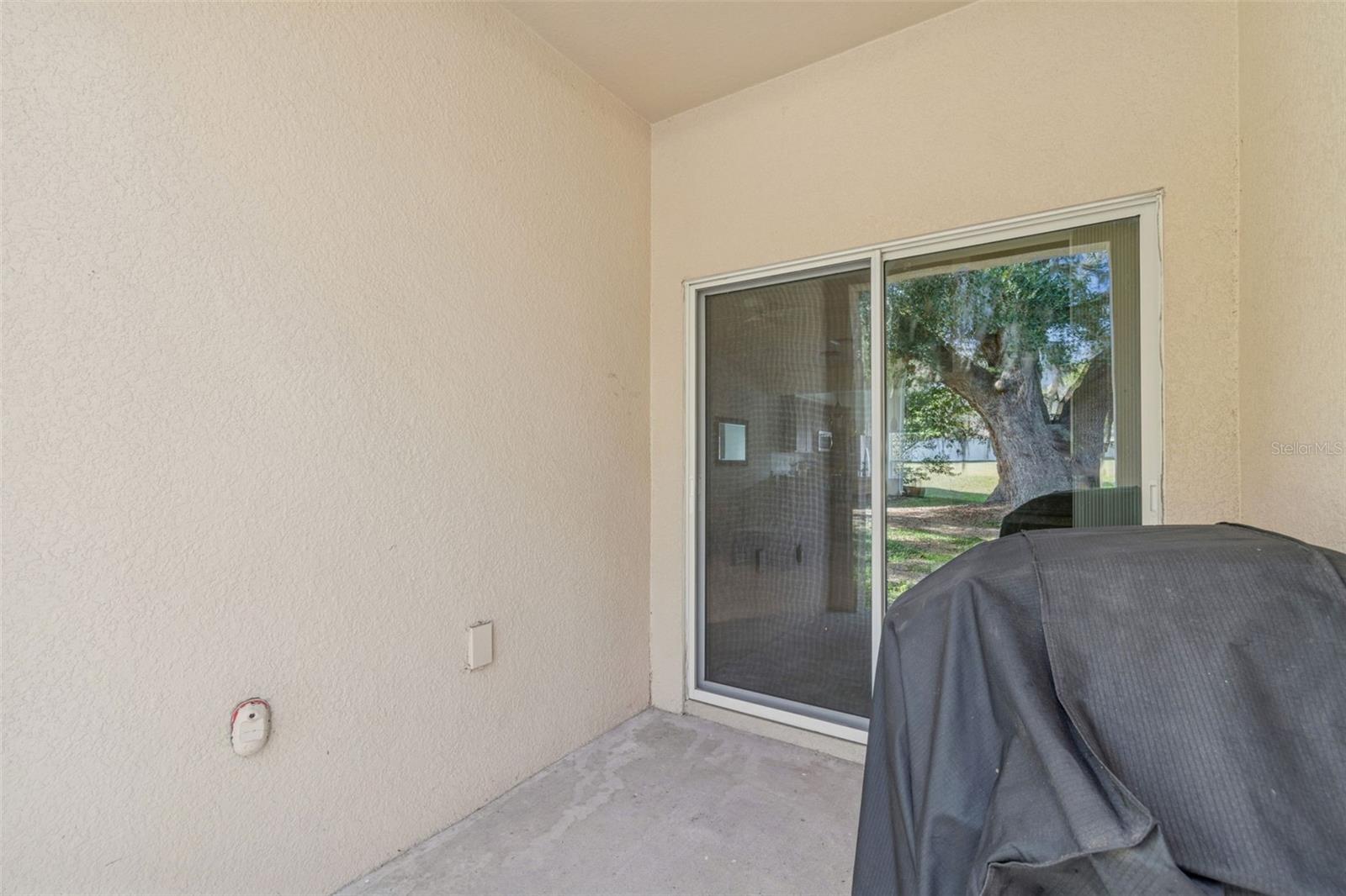 Image 57 of 94 For 1120 Hillhurst Drive