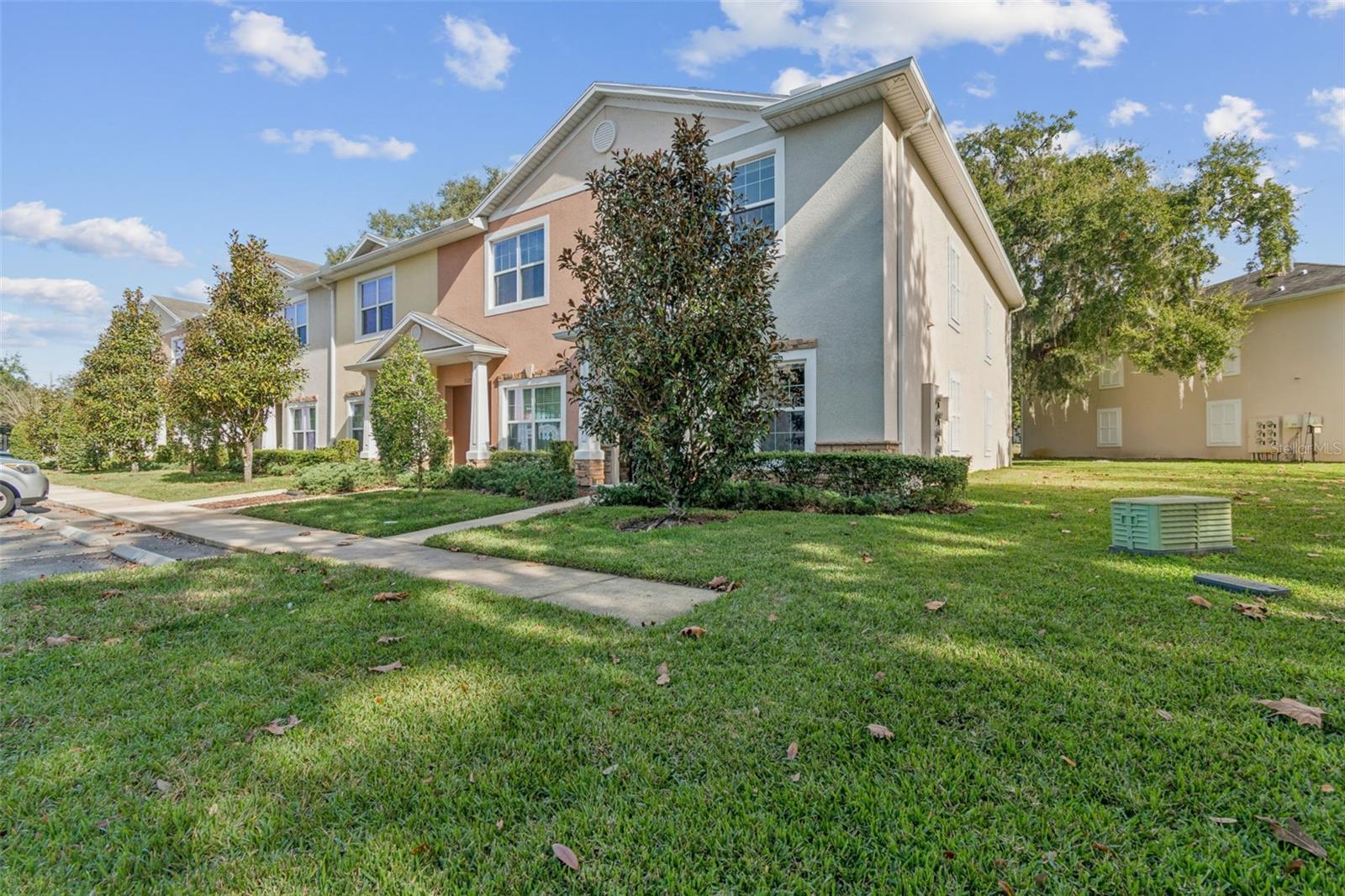 Image 63 of 94 For 1120 Hillhurst Drive