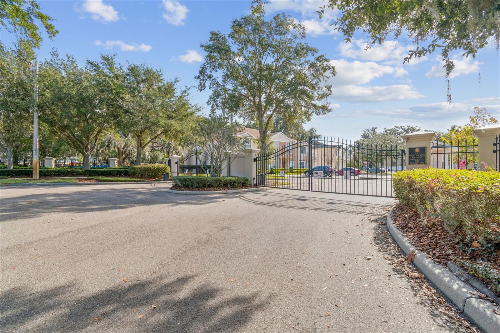 Image 68 of 94 For 1120 Hillhurst Drive