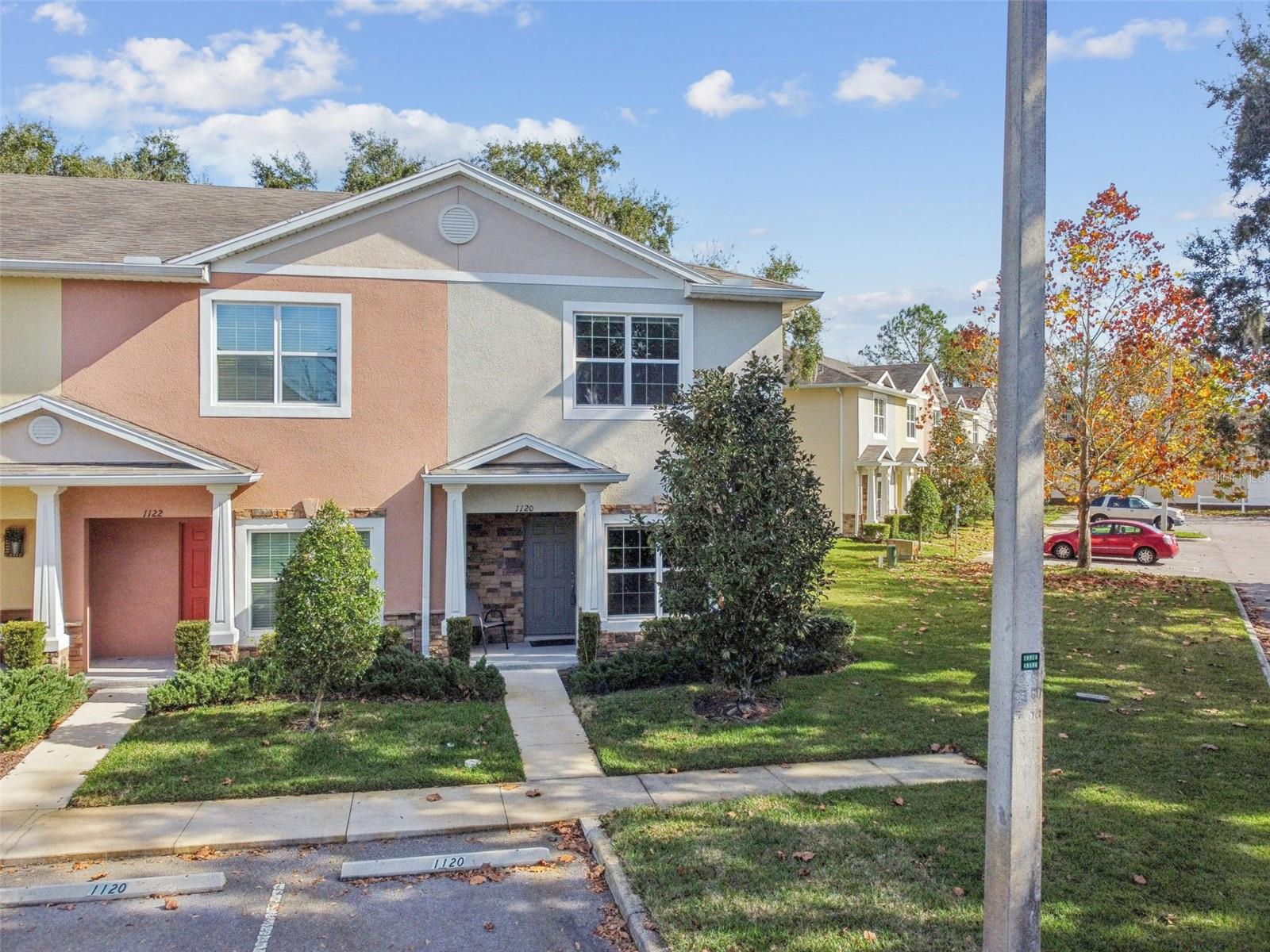 Image 75 of 94 For 1120 Hillhurst Drive