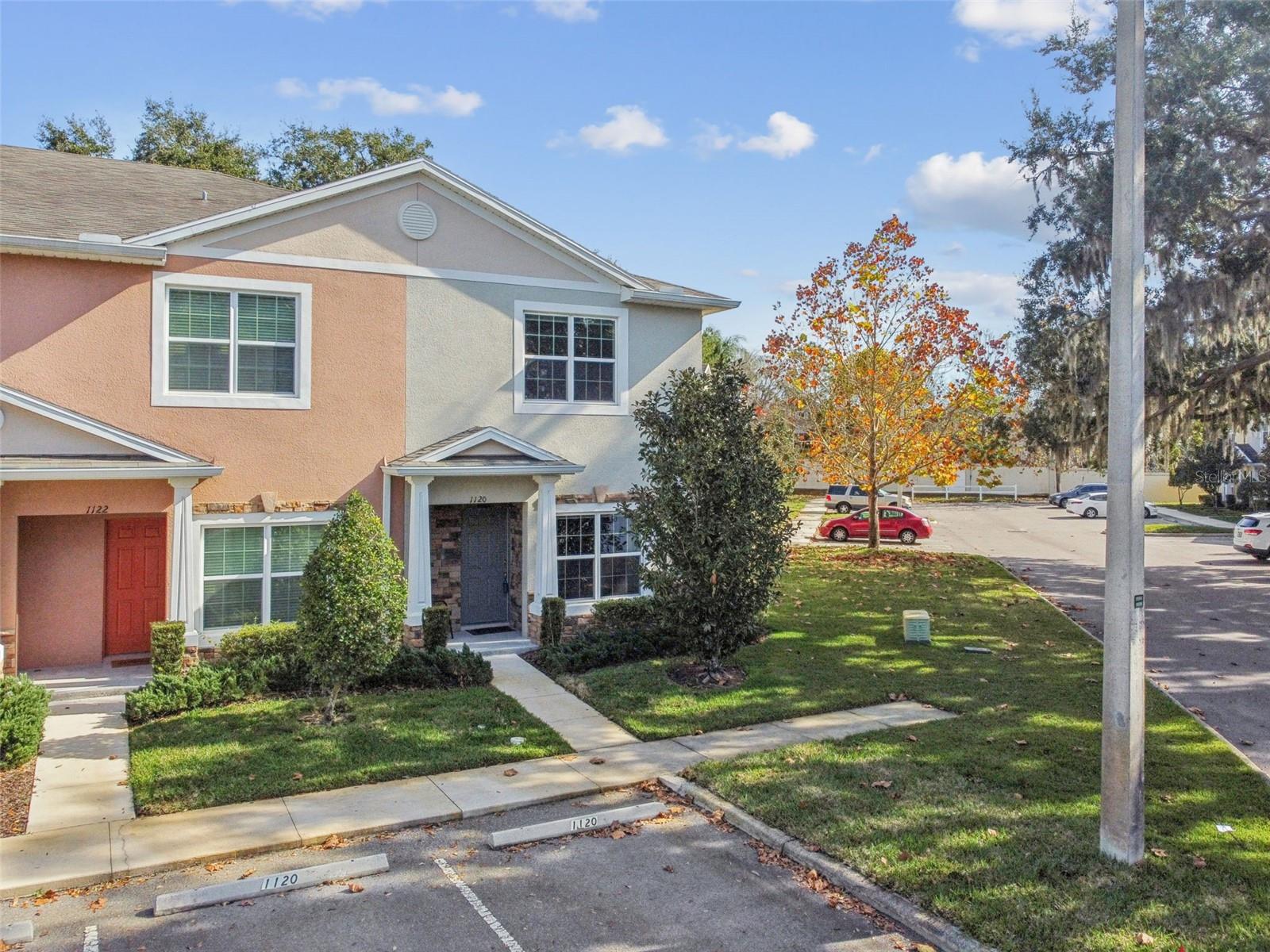 Image 76 of 94 For 1120 Hillhurst Drive