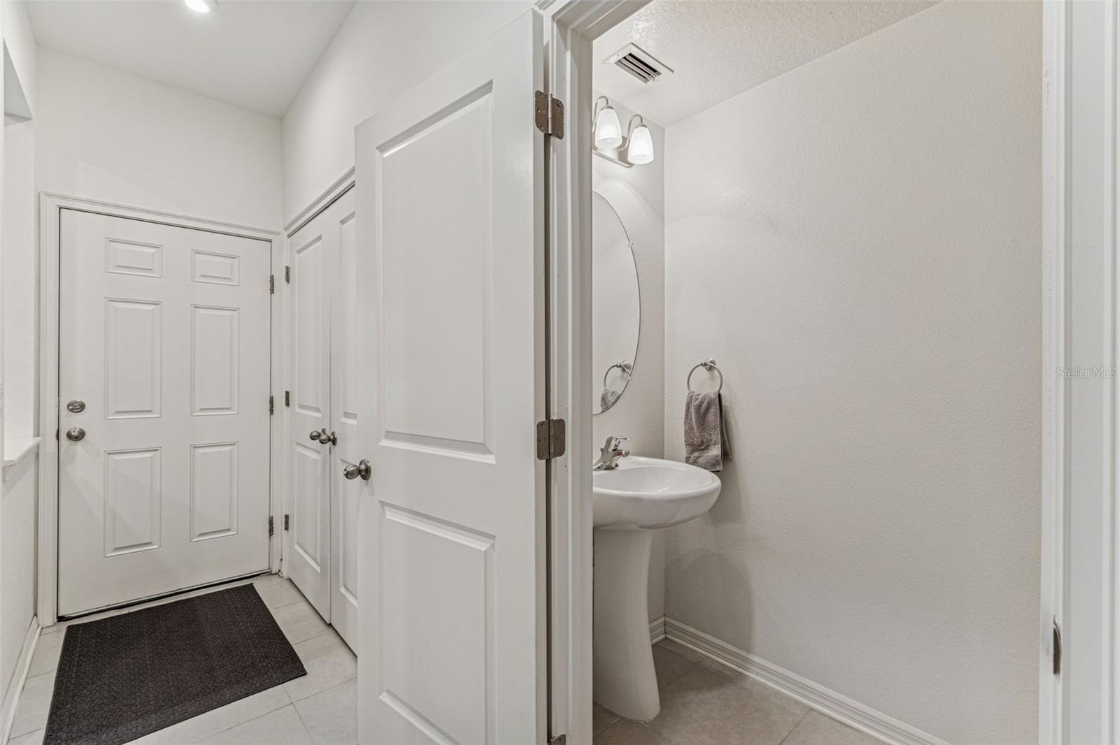 Image 9 of 94 For 1120 Hillhurst Drive