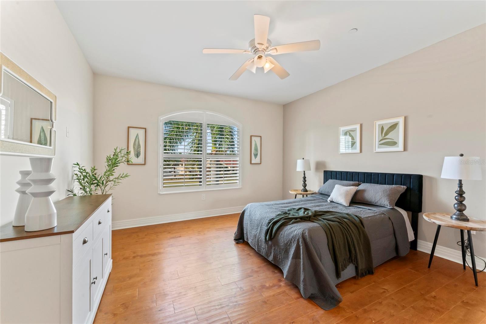 Image 11 of 55 For 1325 Snell Isle Boulevard Ne 110