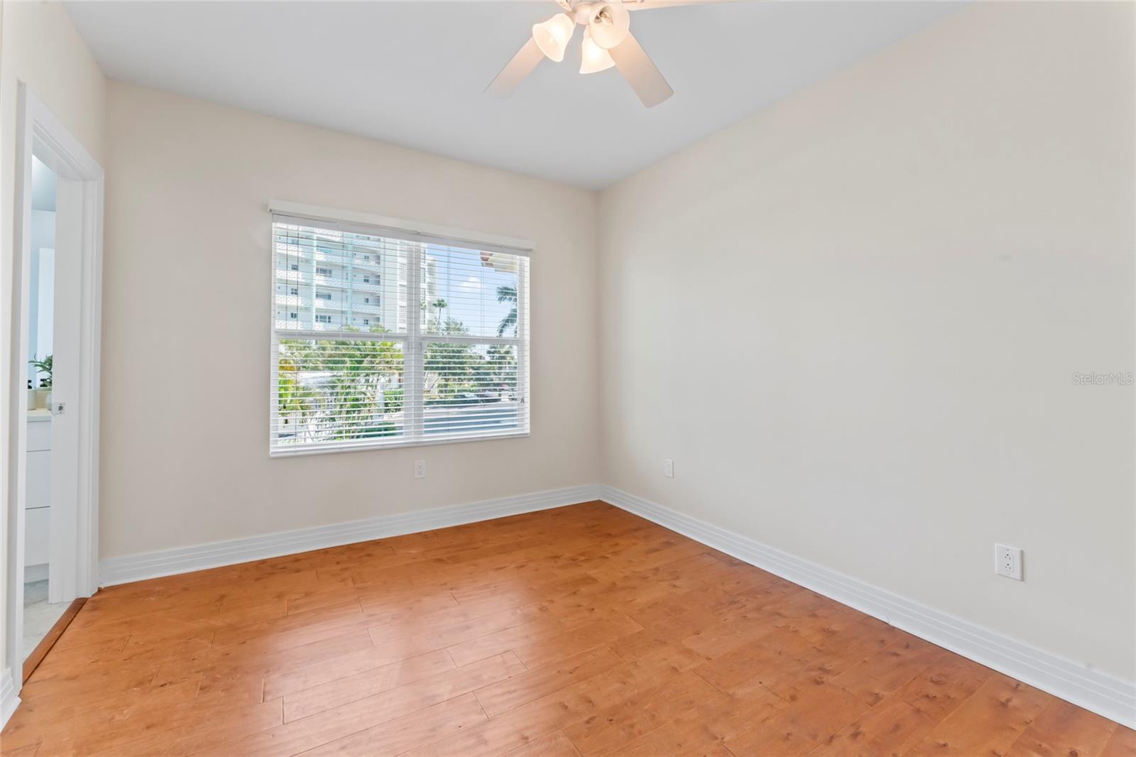 Image 18 of 55 For 1325 Snell Isle Boulevard Ne 110