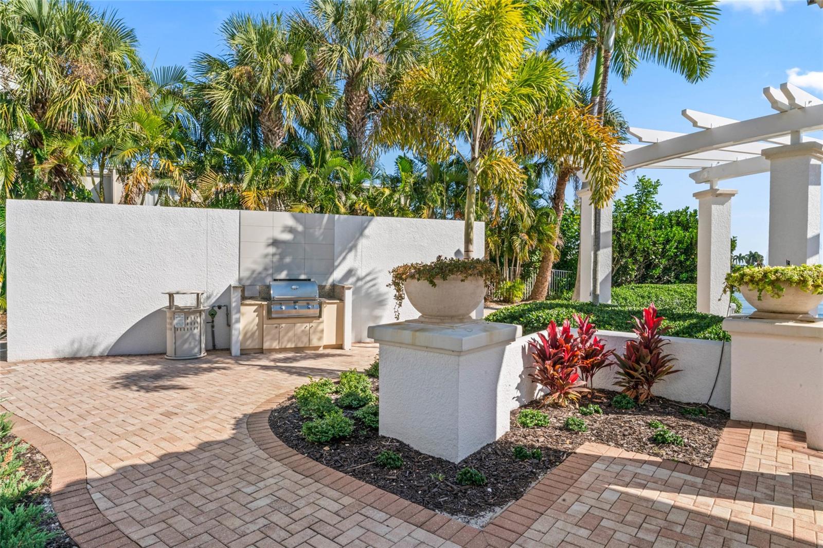 Image 23 of 55 For 1325 Snell Isle Boulevard Ne 110