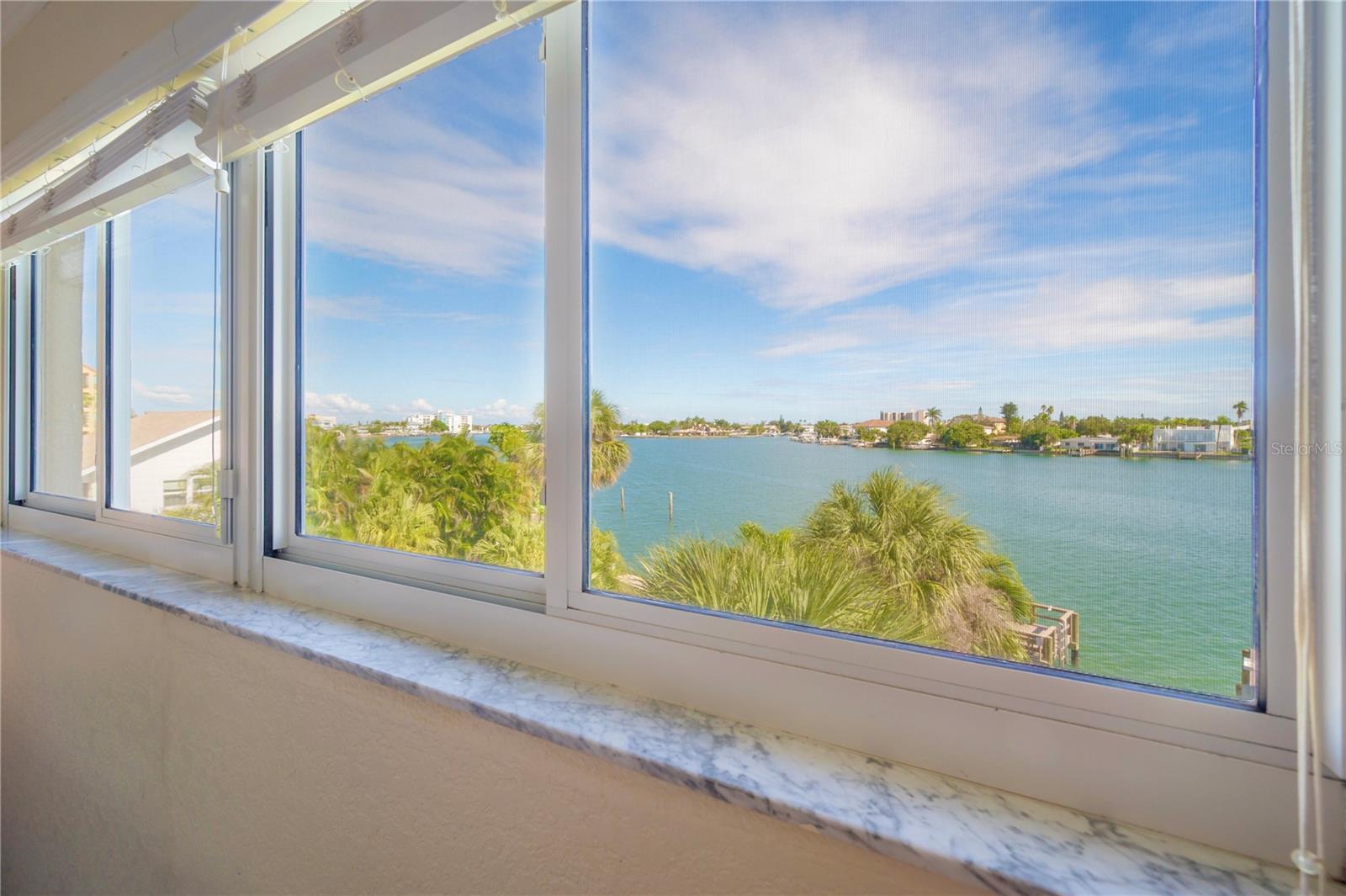 Image 13 of 24 For 10265 Gulf Boulevard A306