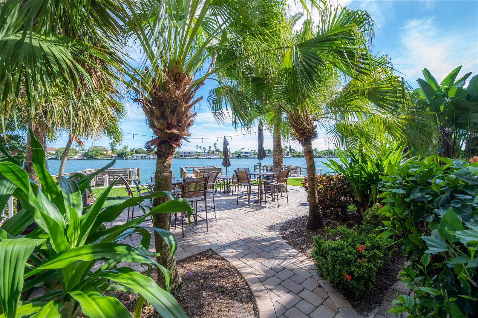 Image 18 of 24 For 10265 Gulf Boulevard A306