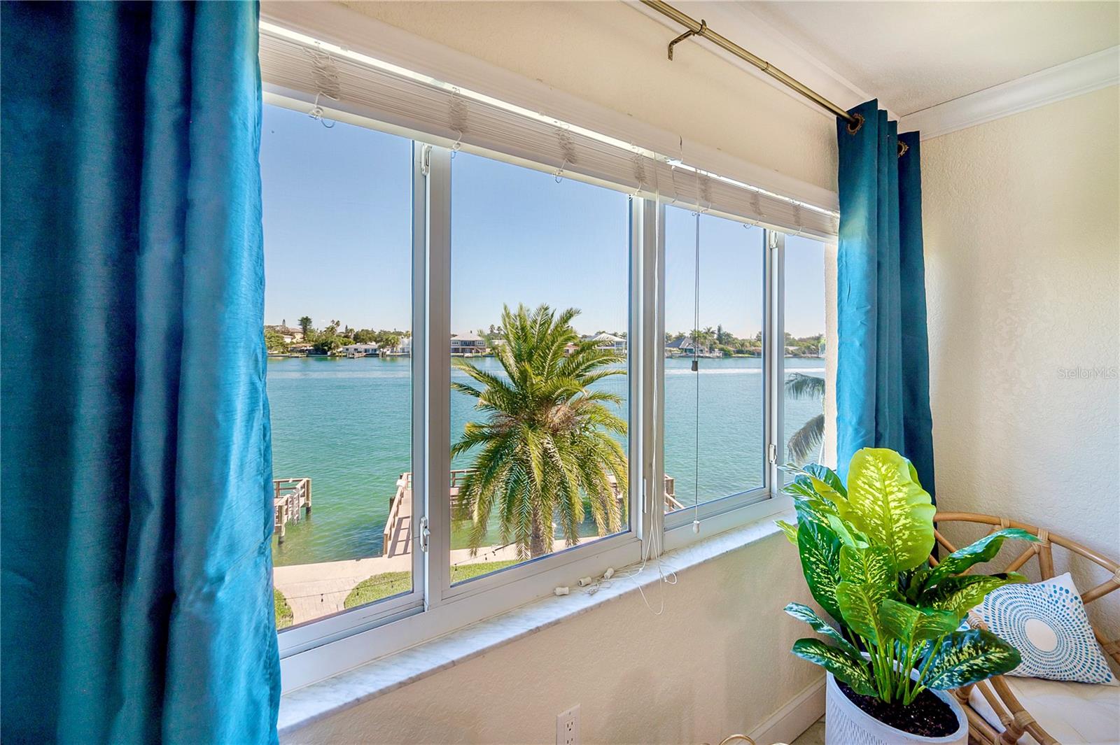 Image 2 of 24 For 10265 Gulf Boulevard A306