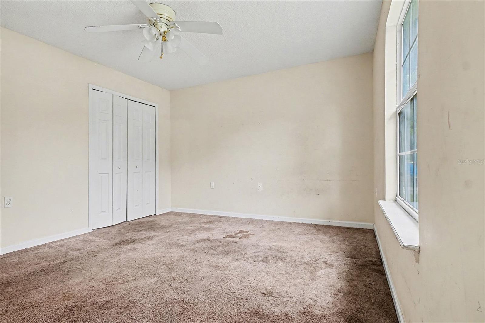 Listing photo id 11 for 3055 Lowell Avenue