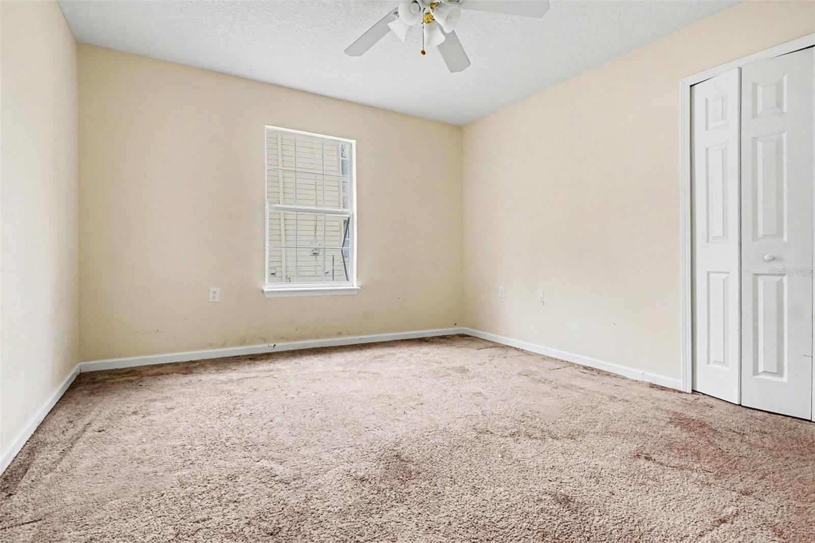 Listing photo id 14 for 3055 Lowell Avenue