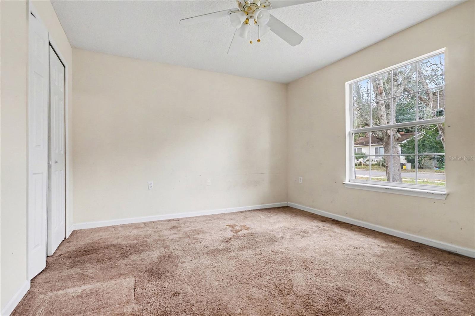 Listing photo id 24 for 3055 Lowell Avenue