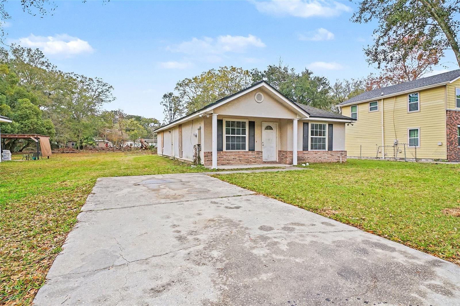Listing photo id 1 for 3055 Lowell Avenue
