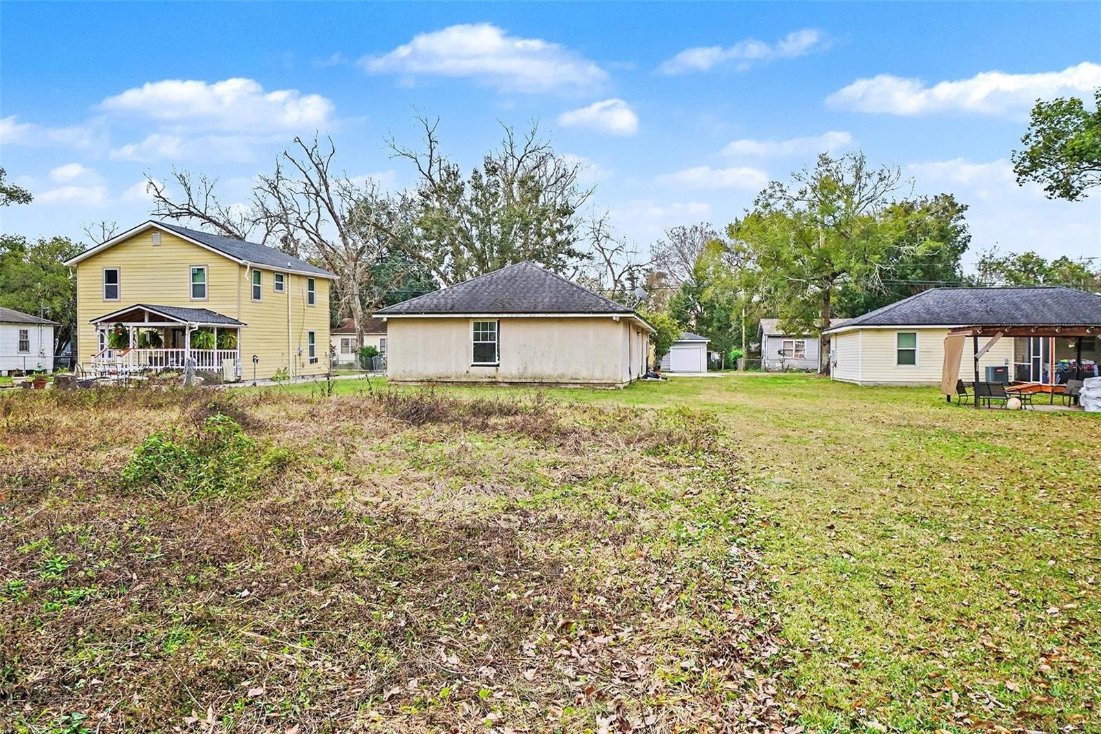 Listing photo id 3 for 3055 Lowell Avenue