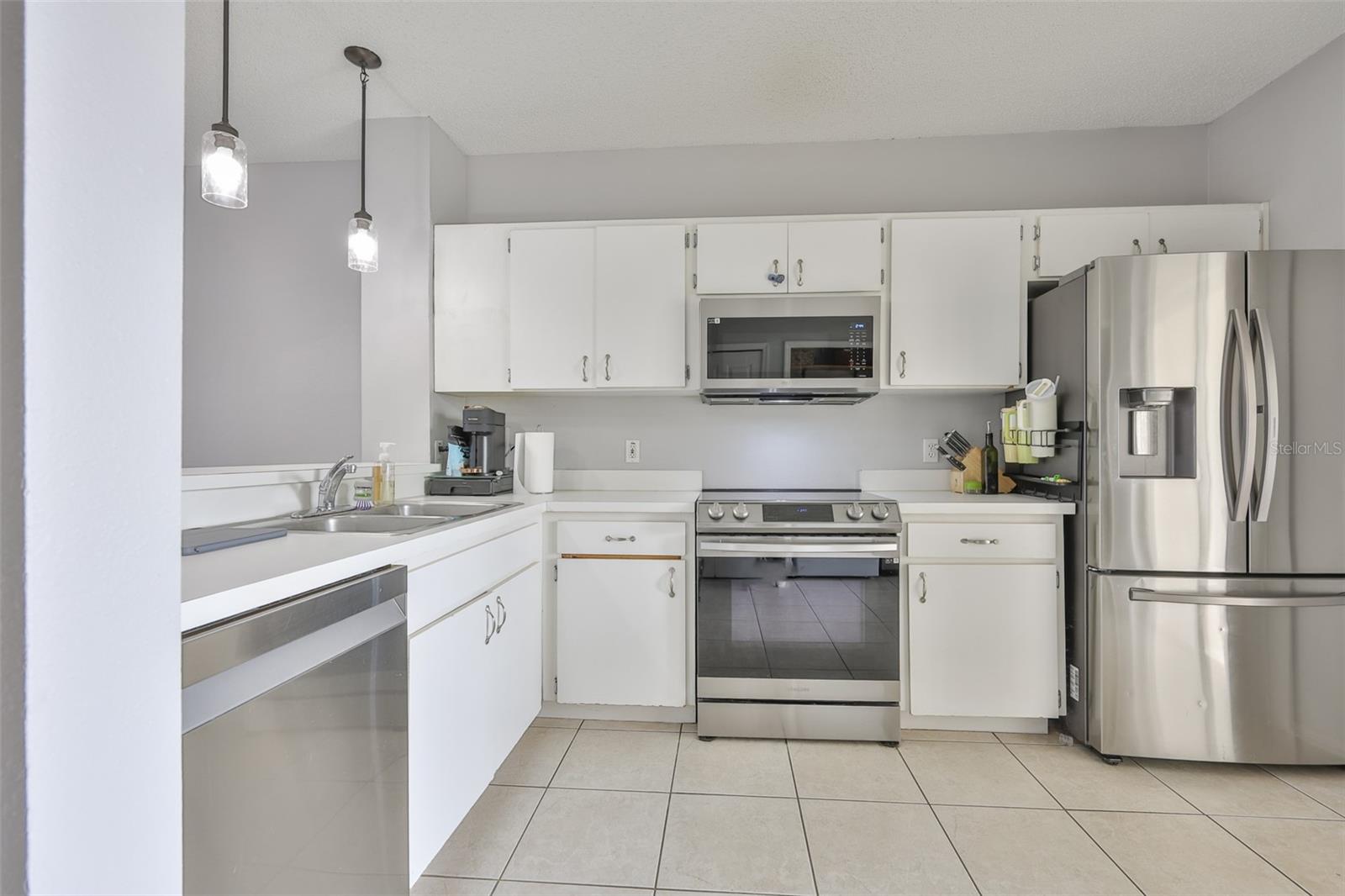 Image 14 of 46 For 477 Countryside Key Boulevard