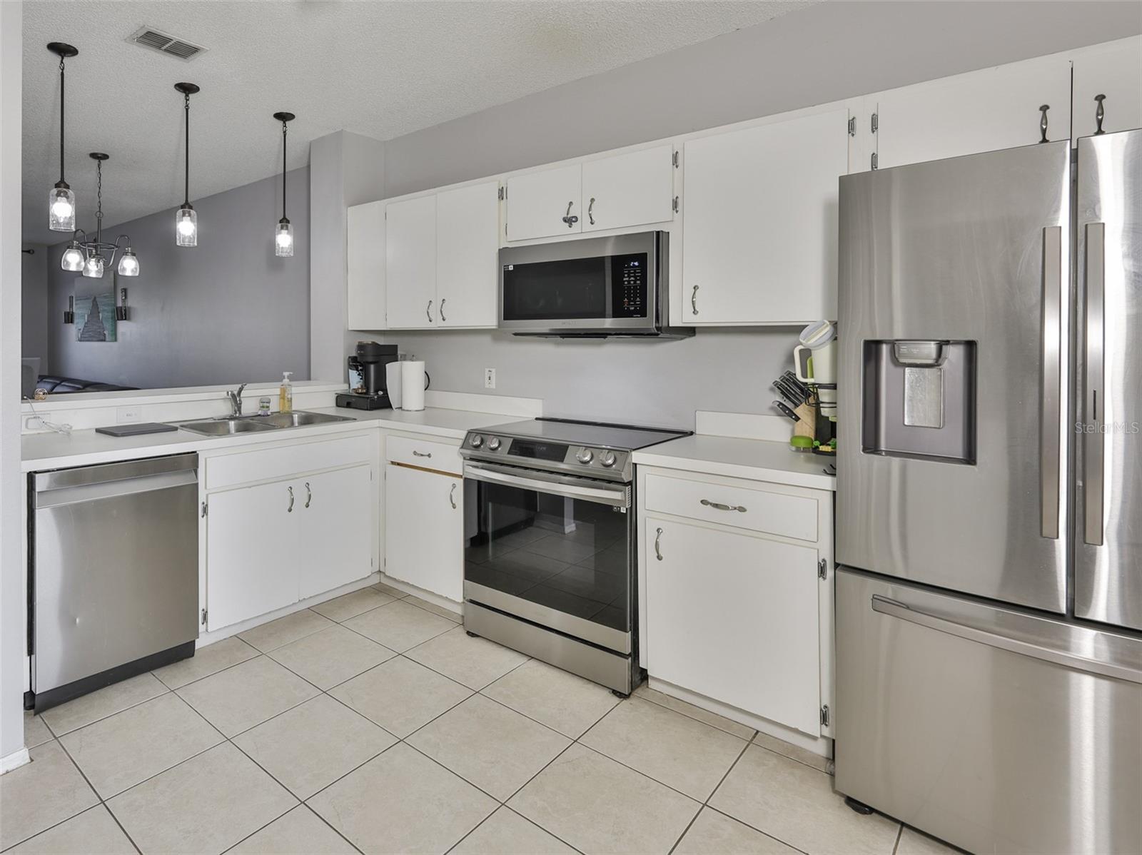 Image 16 of 46 For 477 Countryside Key Boulevard