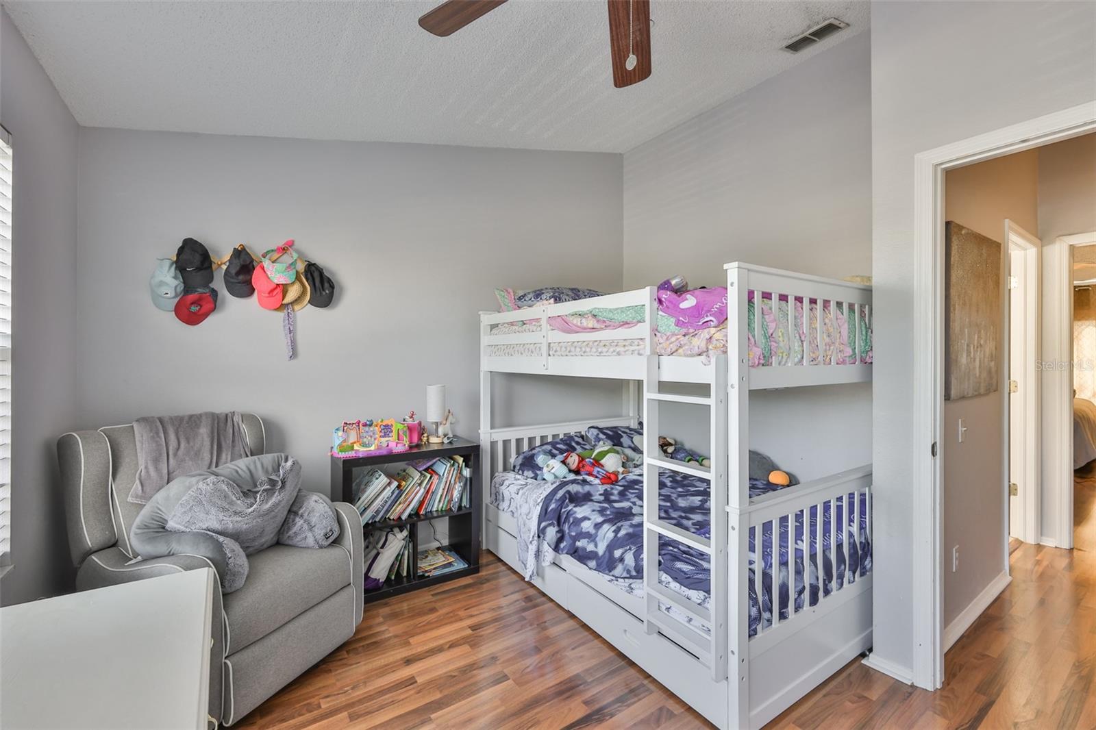 Image 24 of 46 For 477 Countryside Key Boulevard