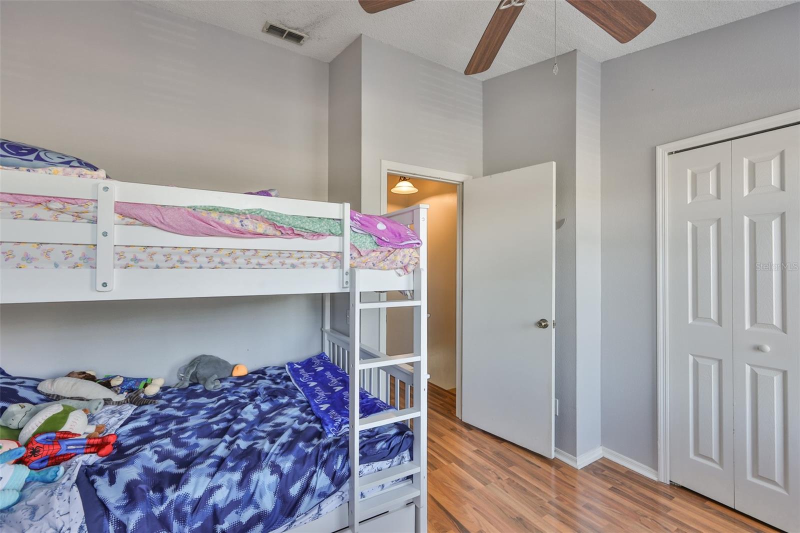 Image 25 of 46 For 477 Countryside Key Boulevard