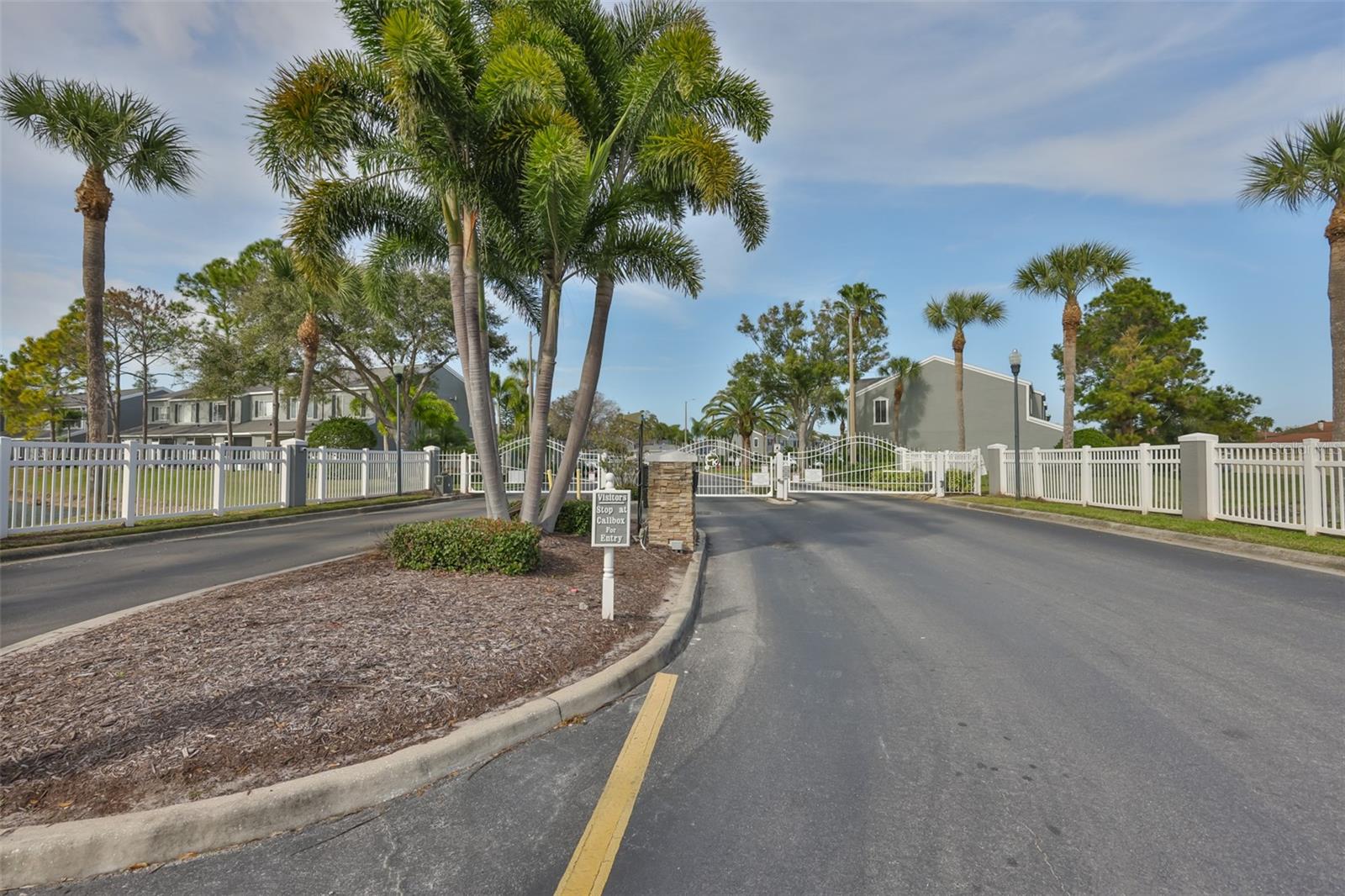 Image 33 of 46 For 477 Countryside Key Boulevard