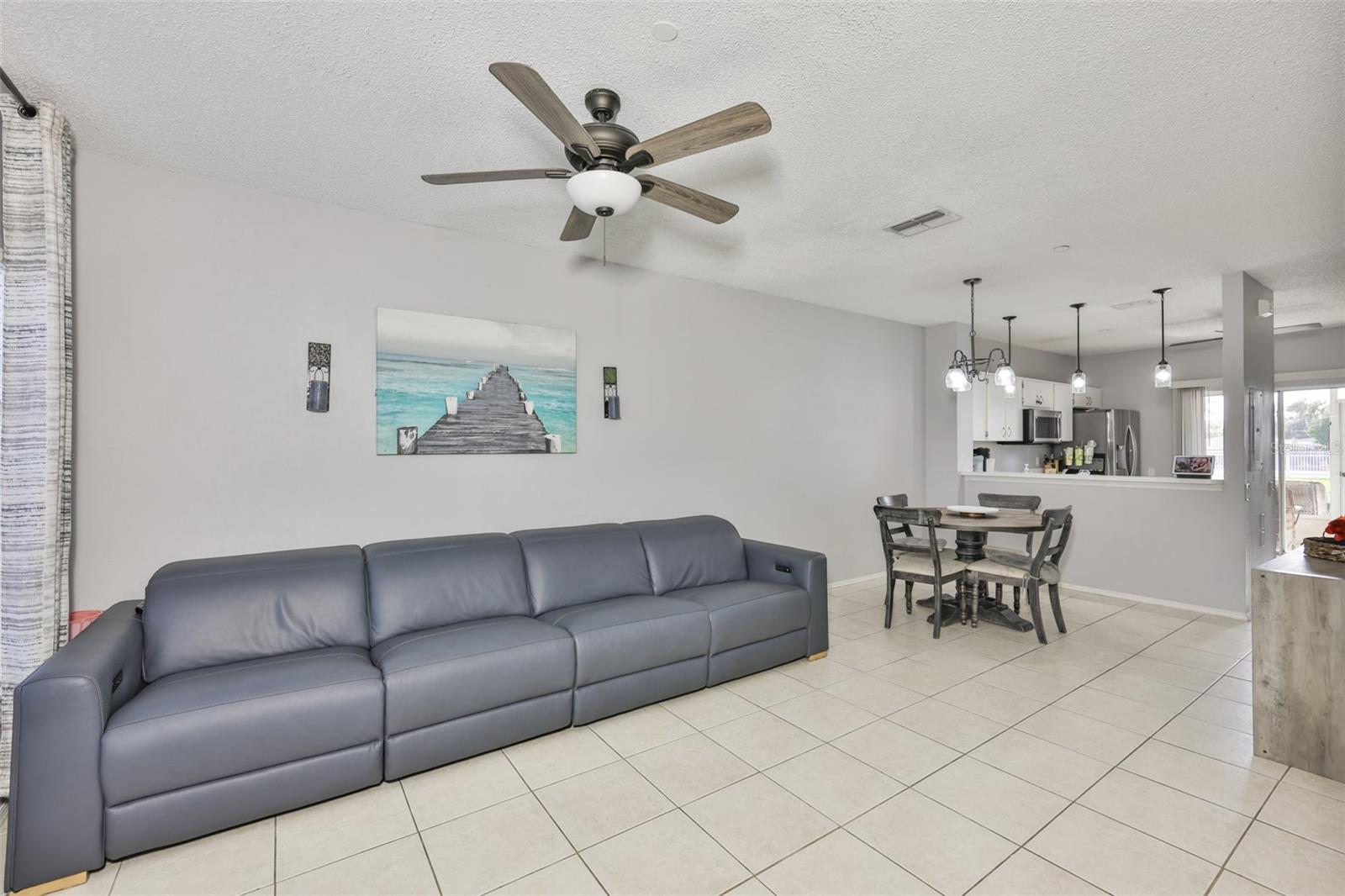 Image 4 of 46 For 477 Countryside Key Boulevard