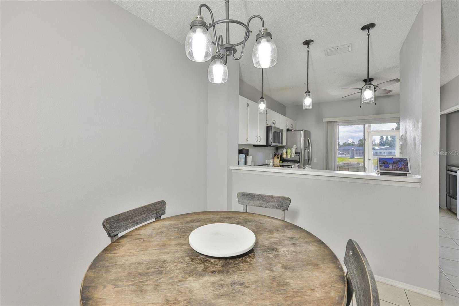 Image 7 of 46 For 477 Countryside Key Boulevard