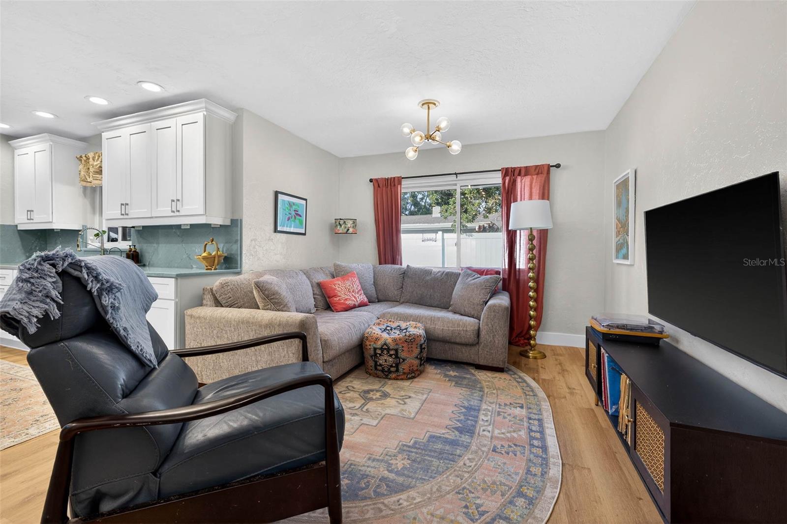 Image 14 of 45 For 6489 28th Avenue N