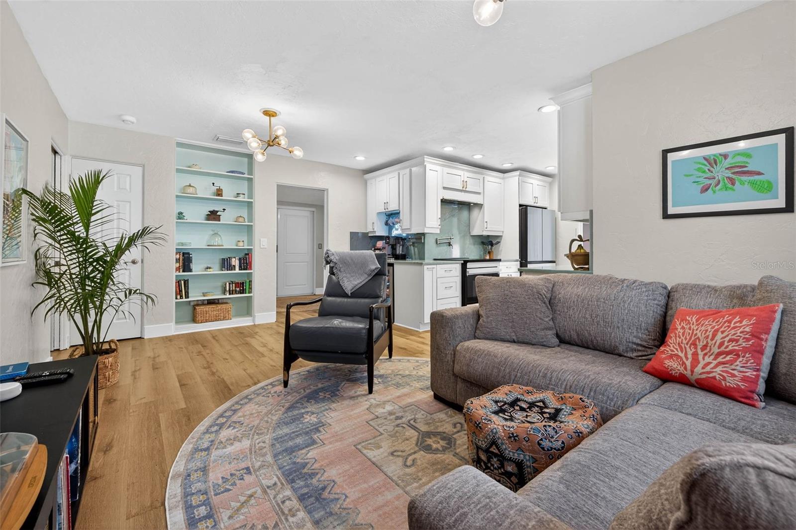 Image 17 of 45 For 6489 28th Avenue N