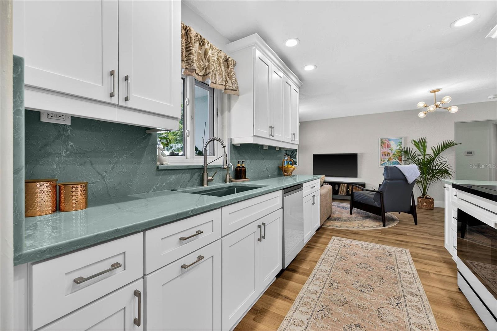 Image 20 of 45 For 6489 28th Avenue N