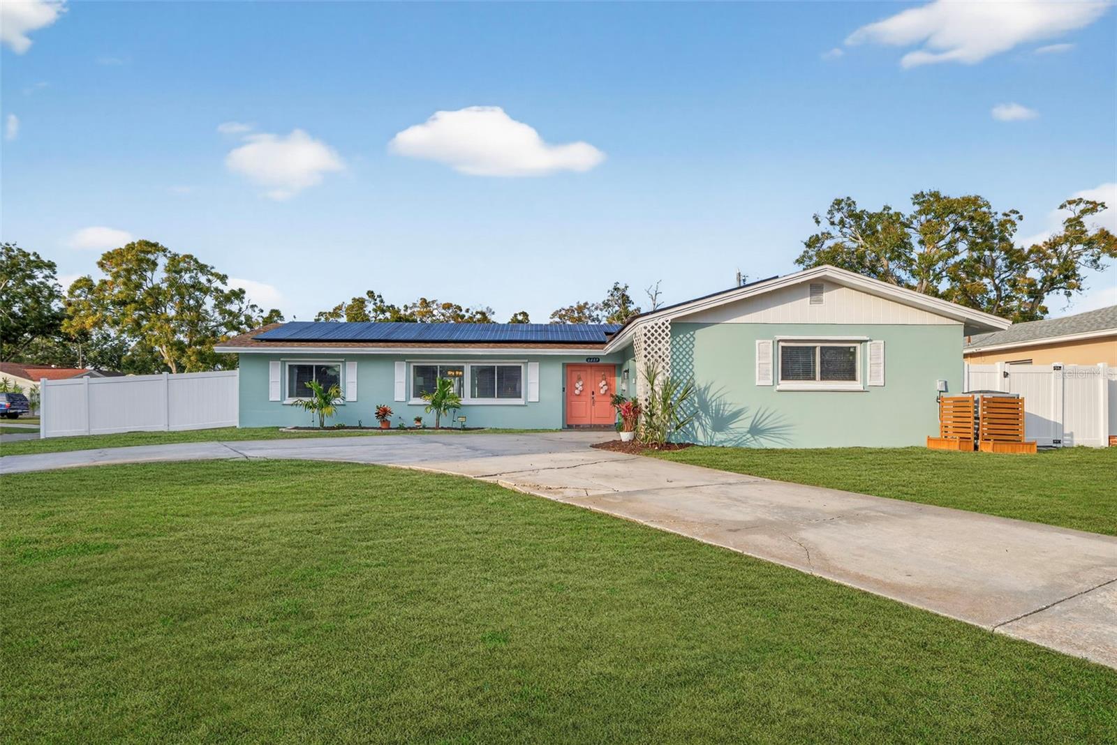 Image 4 of 45 For 6489 28th Avenue N