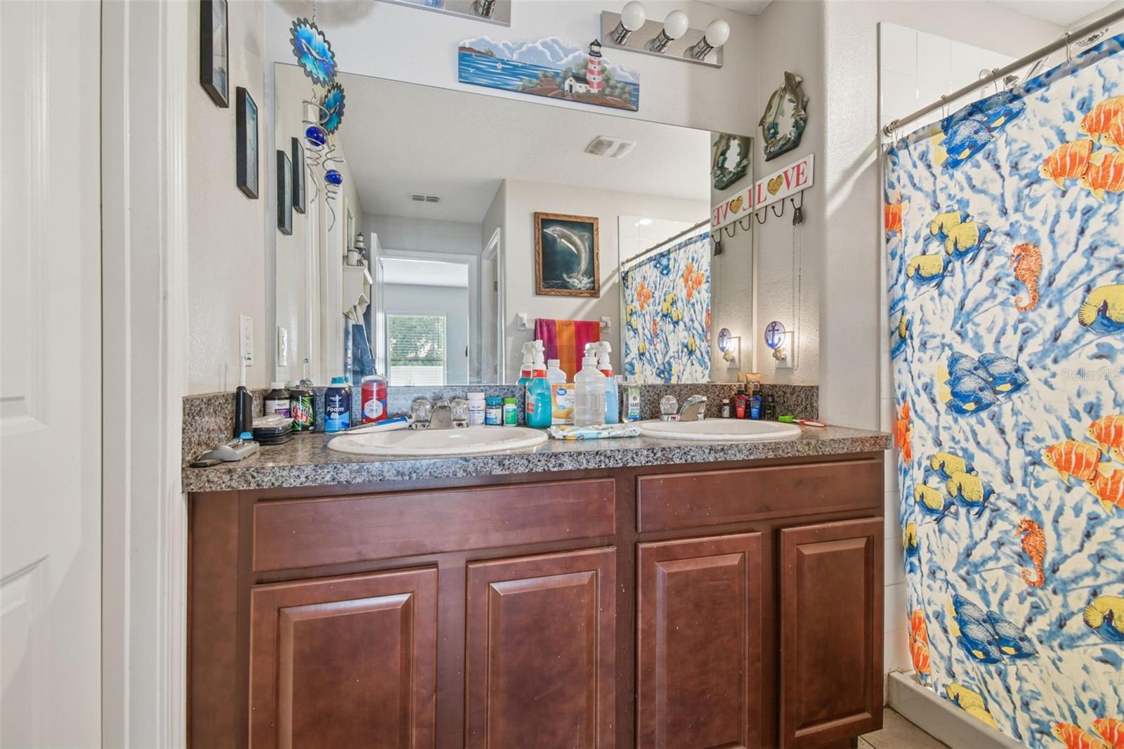 Listing photo id 15 for 10248 Carloway Hills Drive