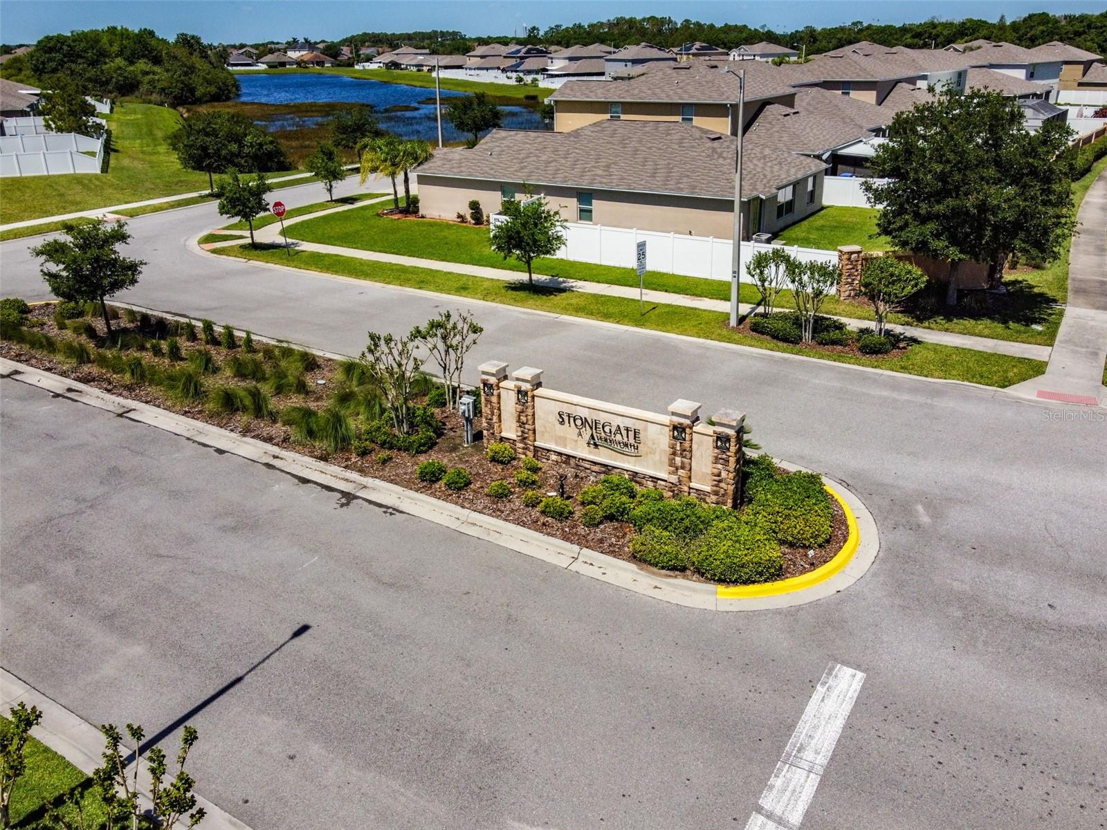 Listing photo id 39 for 10248 Carloway Hills Drive