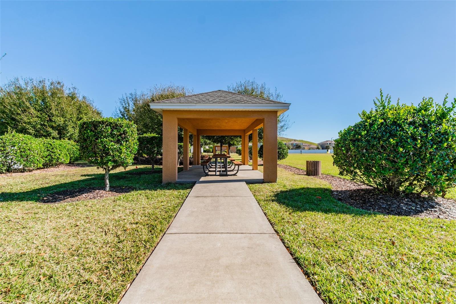 Listing photo id 50 for 10248 Carloway Hills Drive