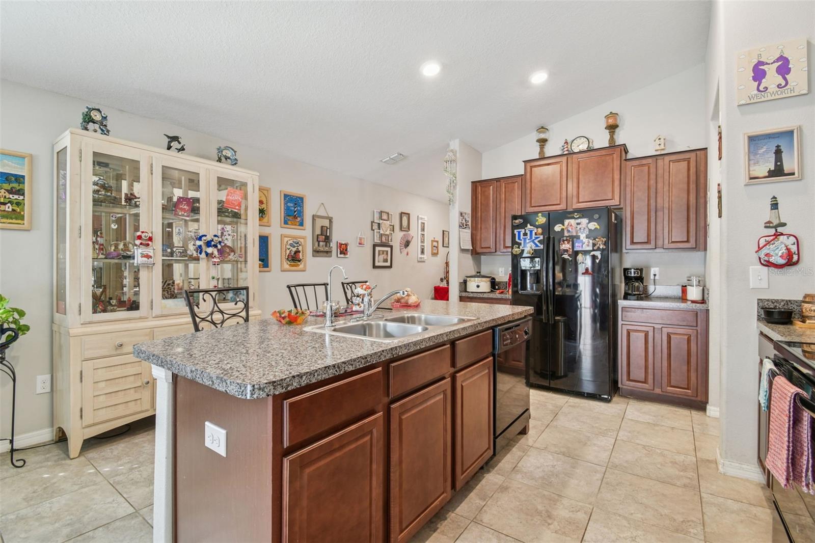 Listing photo id 5 for 10248 Carloway Hills Drive