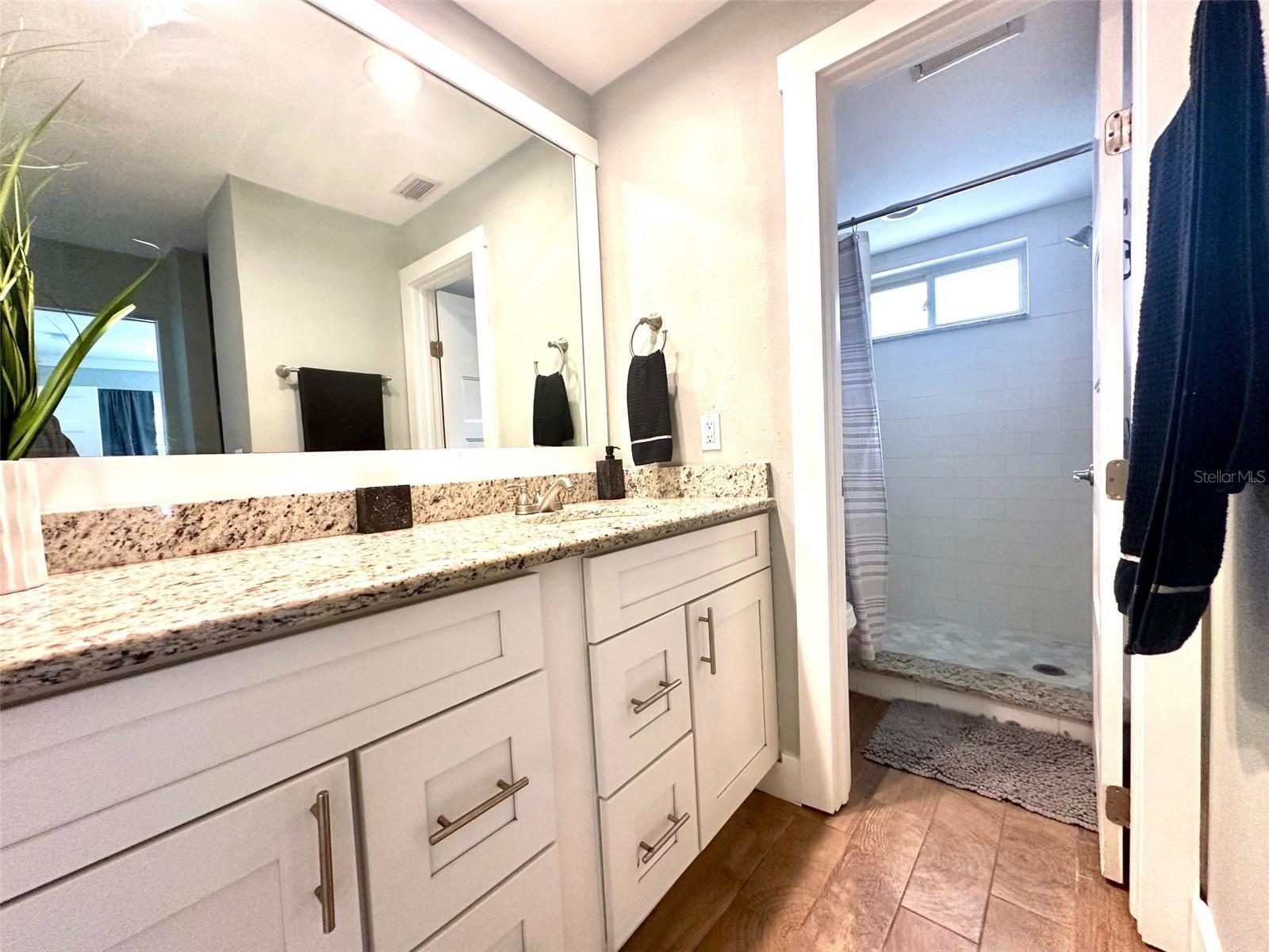 Image 18 of 28 For 3142 San Mateo Street