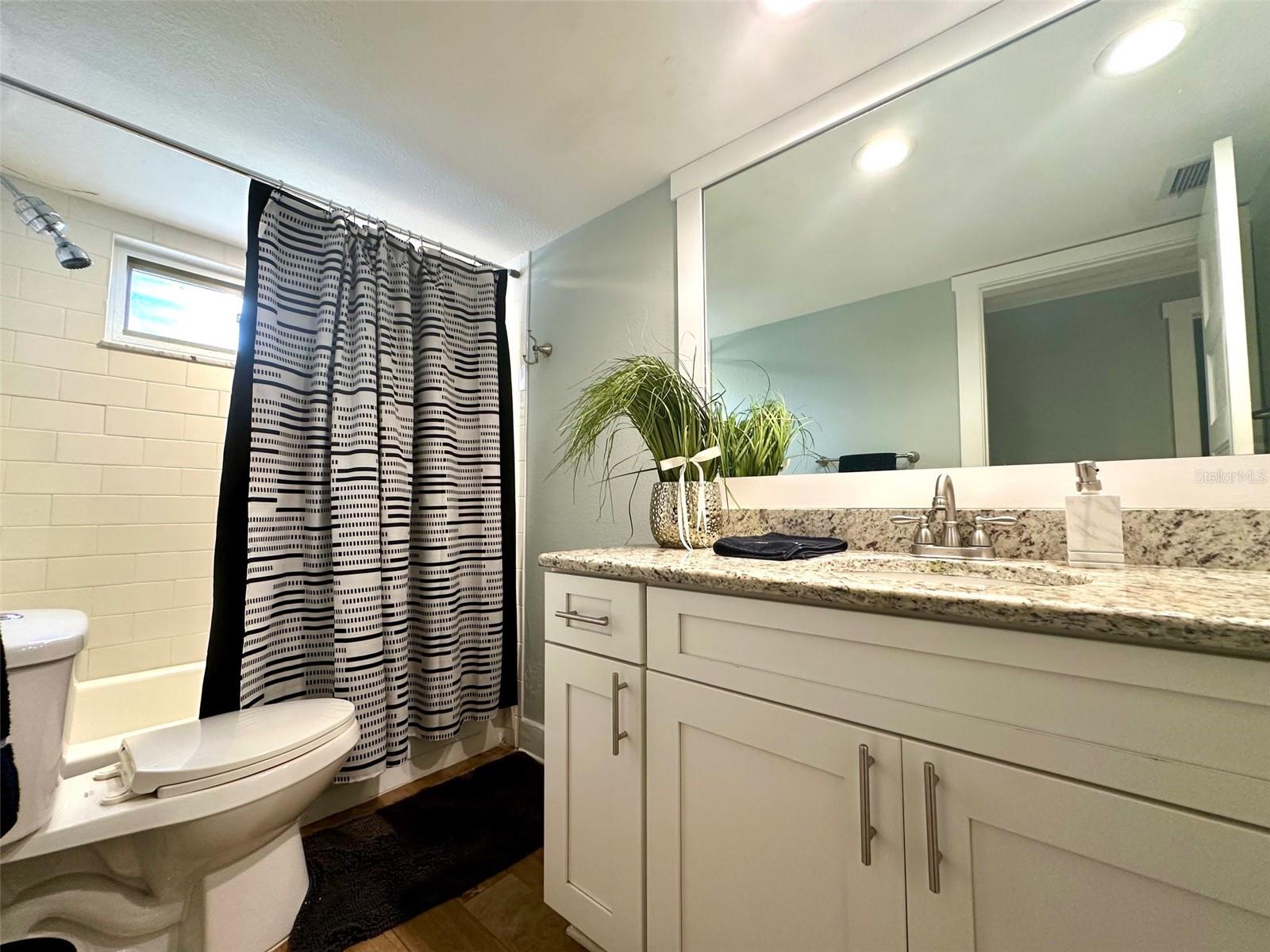 Image 24 of 28 For 3142 San Mateo Street