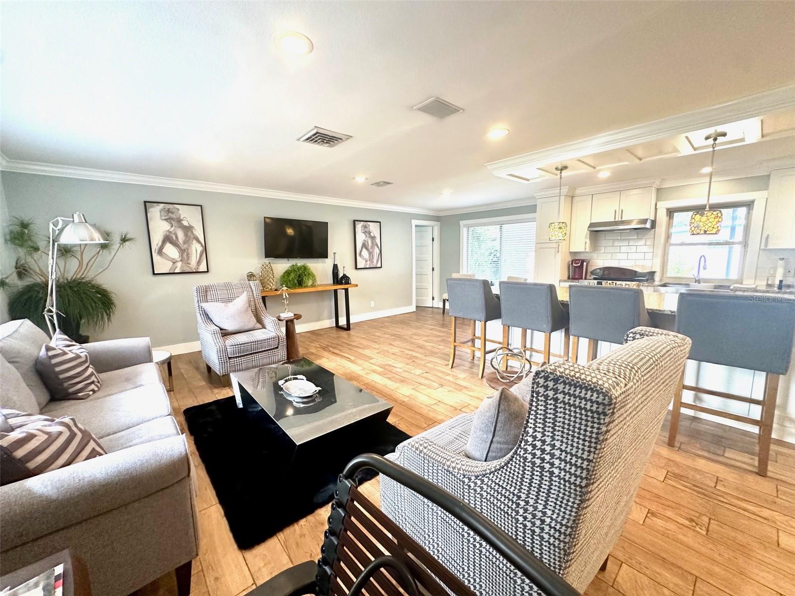 Image 3 of 28 For 3142 San Mateo Street