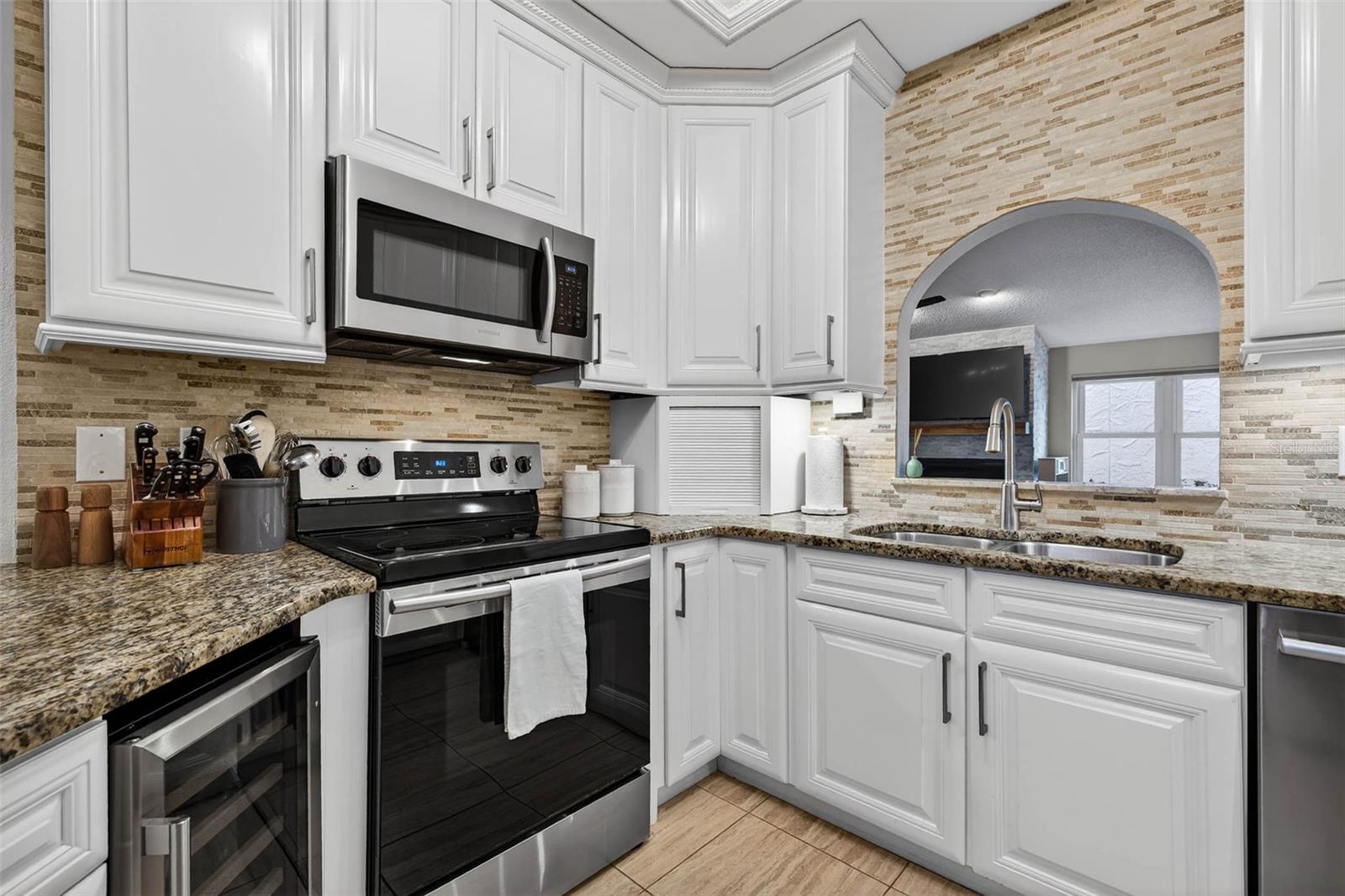 Image 15 of 36 For 2880 La Concha Drive