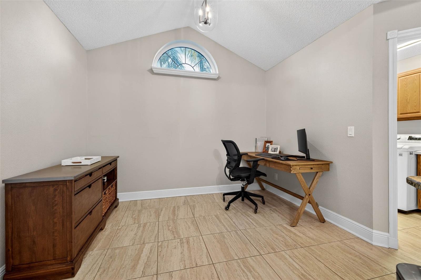 Image 17 of 36 For 2880 La Concha Drive