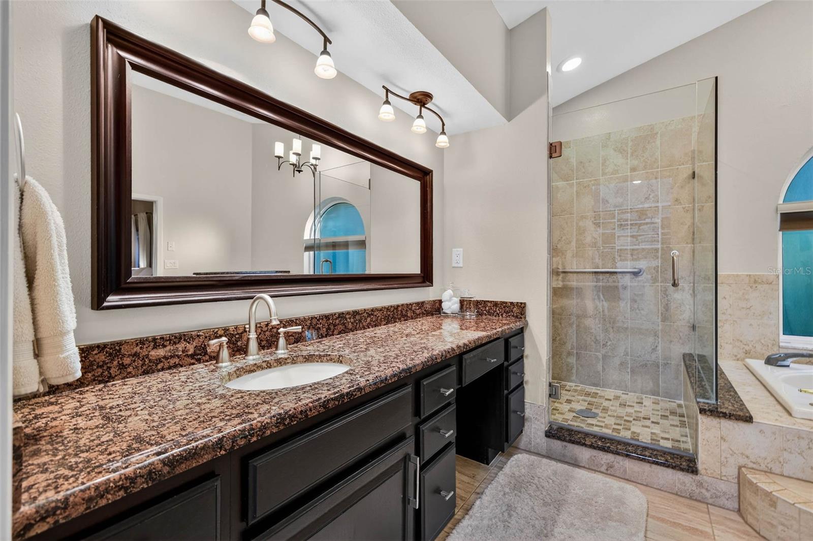 Image 22 of 36 For 2880 La Concha Drive