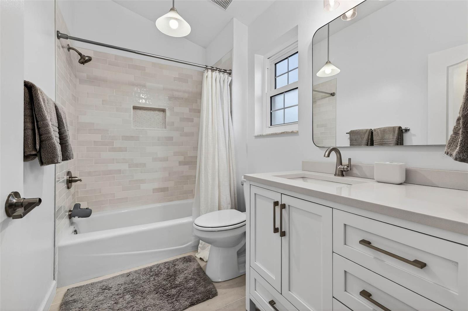 Image 26 of 36 For 2880 La Concha Drive