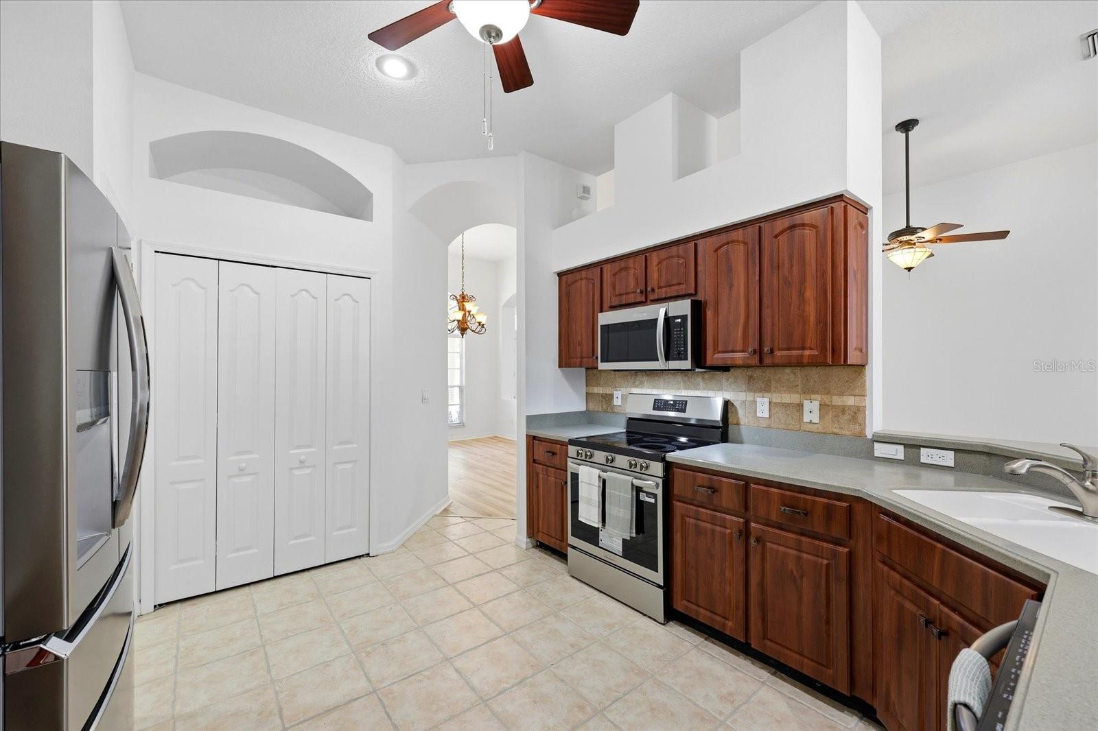 Image 15 of 49 For 15102 Arbor Hollow Drive